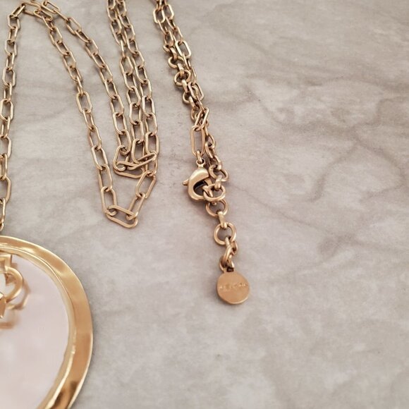 ✨ Stella and Dot Gold Silver Hammared Agate Distressed Pendant Necklace ✨ - Picture 3 of 10